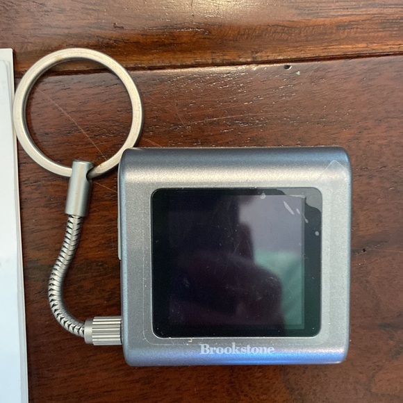 Unused Digital Photo Keychain- Great for kids or those without a cell phone - Picture 4 of 16